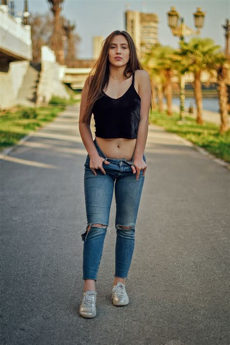 hot women in jeans